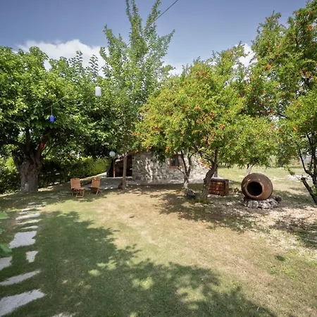 Dutlu Tas Evleri Bed & Breakfast Soğucak